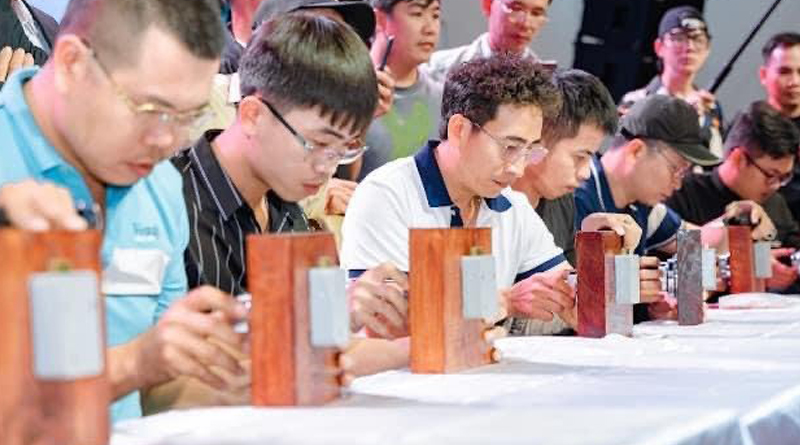 Đội ngũ thợ khóa đông đảo