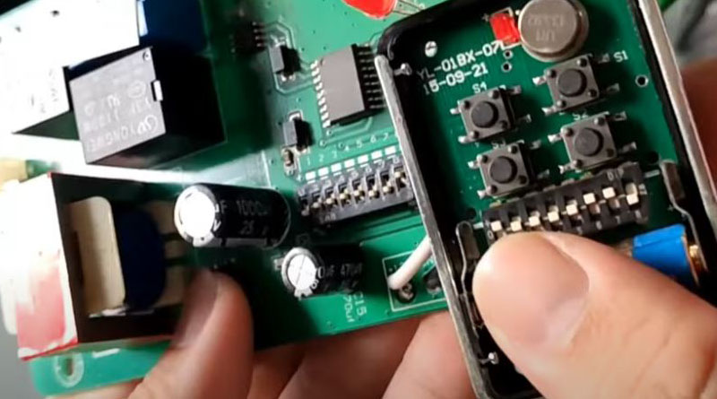 Remote cửa cuốn bị hỏng
