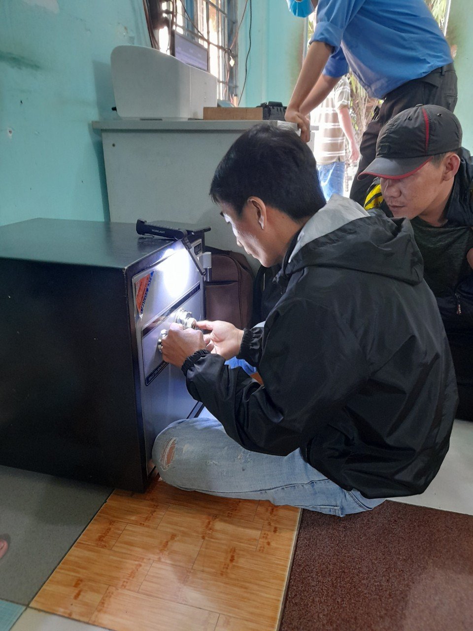 Ảnh minh họa Cách dò mã số két sắt TP.Hồ Chí Minh - Hình 1 Ảnh minh họa Cách dò mã số két sắt TP.Hồ Chí Minh - Hình 1
