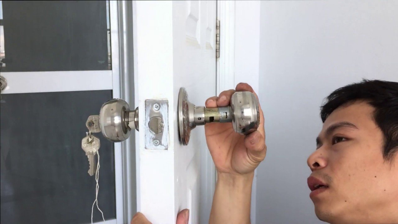 Ảnh minh họa Cách mở khóa cửa phòng nắm tròn bị kẹt TP.Hồ Chí Minh - Hình 1