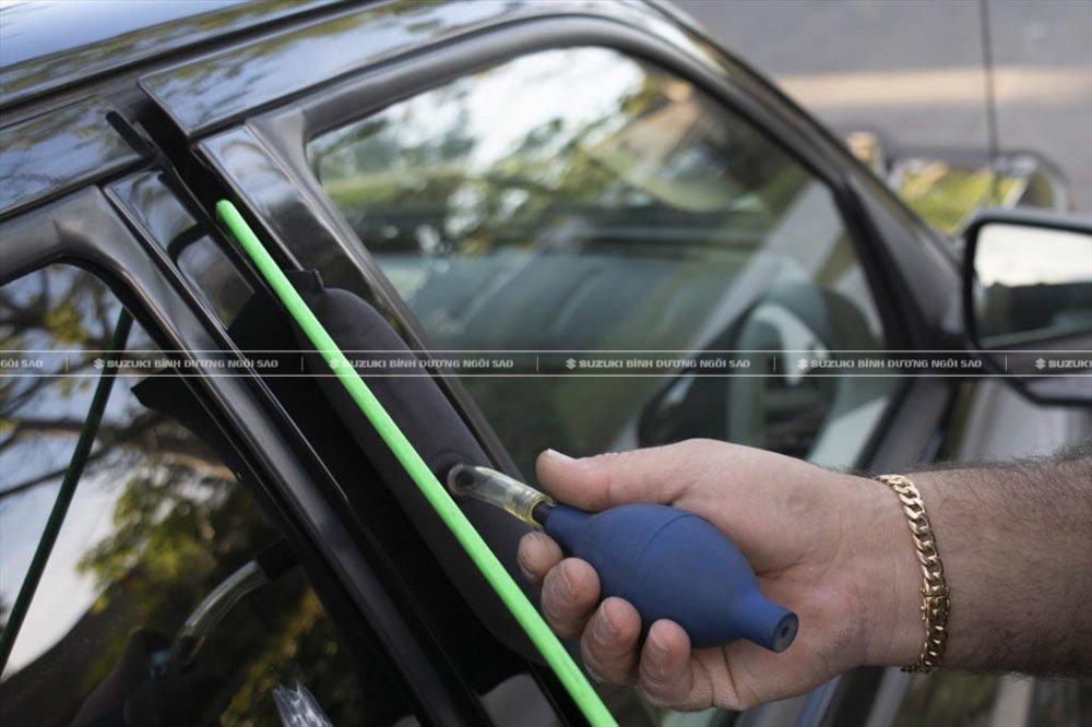 Ảnh minh họa Cách mở cửa xe tải khi quên chìa khóa TP.Hồ Chí Minh - Hình 2