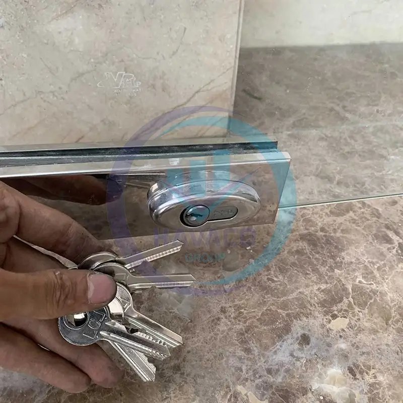 Ảnh minh họa Cách mở khóa cửa kính cường lực bị kẹt TP.Hồ Chí Minh - Hình 1