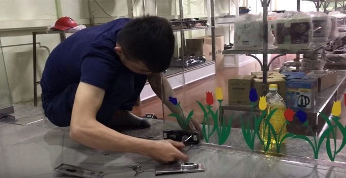 Ảnh minh họa Cách mở khóa cửa kính cường lực bị kẹt TP.Hồ Chí Minh - Hình 3