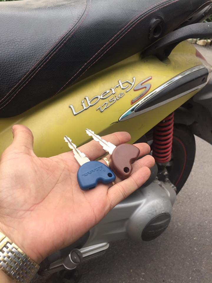 Ảnh minh họa làm chìa khóa xe piaggio TP.Hồ Chí Minh - Hình 5 Ảnh minh họa làm chìa khóa xe piaggio TP.Hồ Chí Minh - Hình 5
