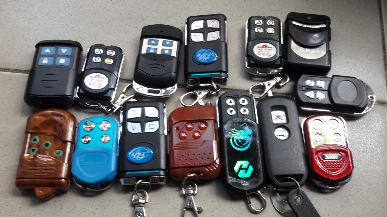 Ảnh minh họa sửa khóa cửa cuốn - Hình 1