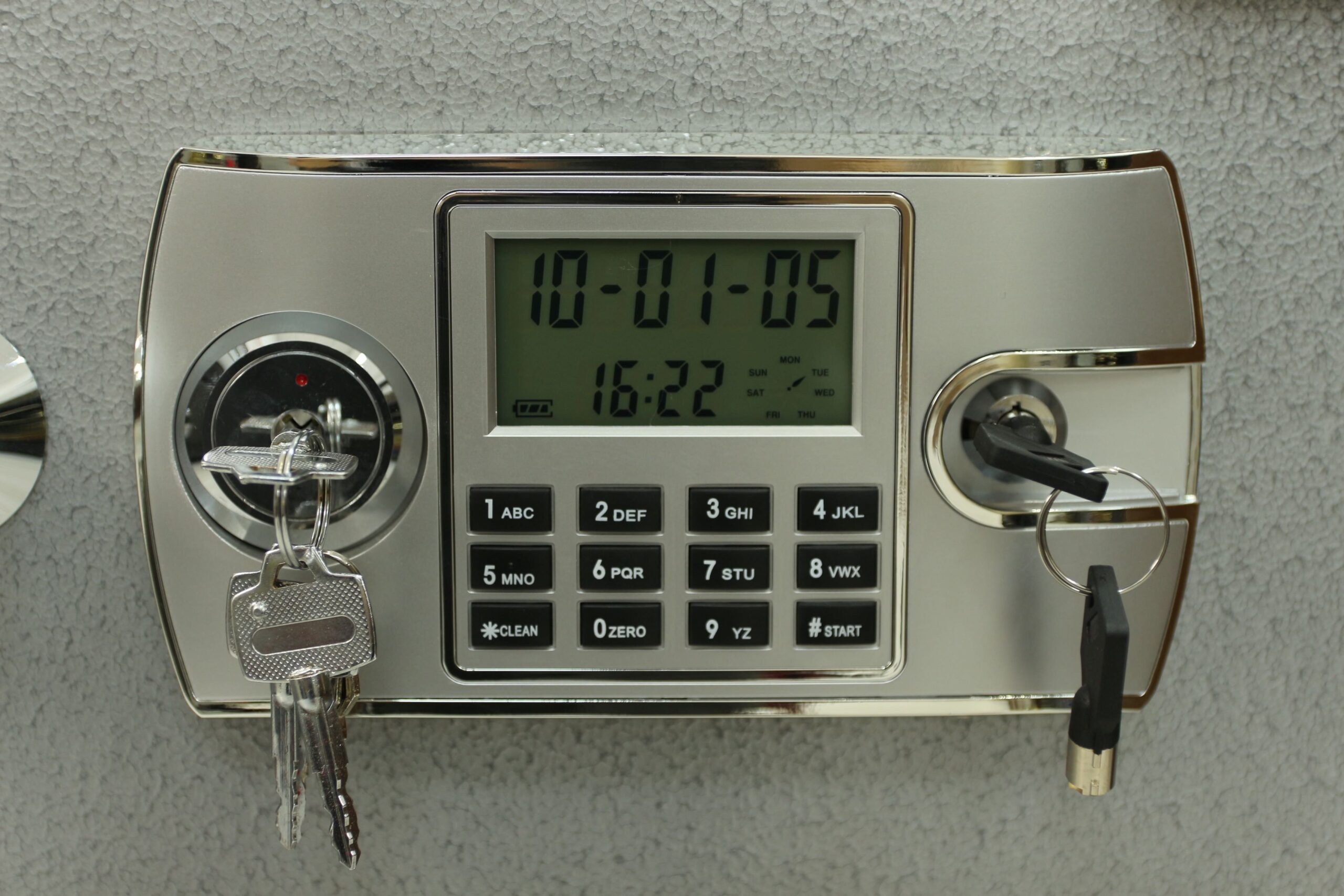 Ảnh minh họa làm gì khi két sắt hết pin - Hình 5